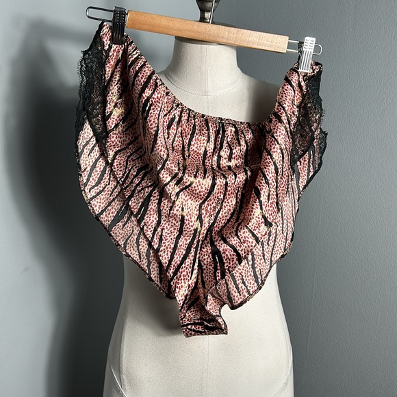 Victoria’s Secret Sleep Set Camo Top and Bottom size XL- like new - Picture 4 of 12